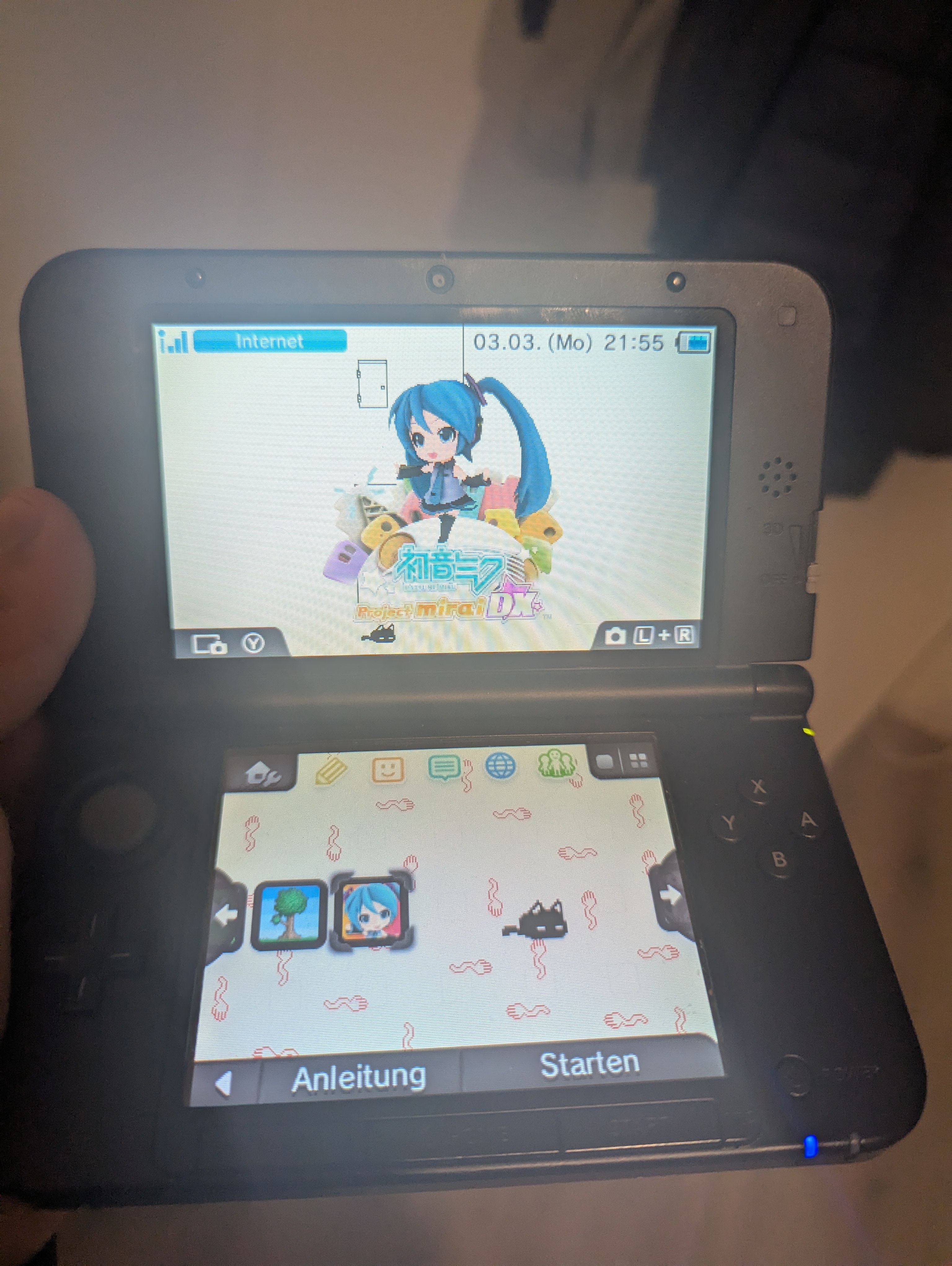 Nintendo 3DS XL (1) Nintendo 3DS XL (1)